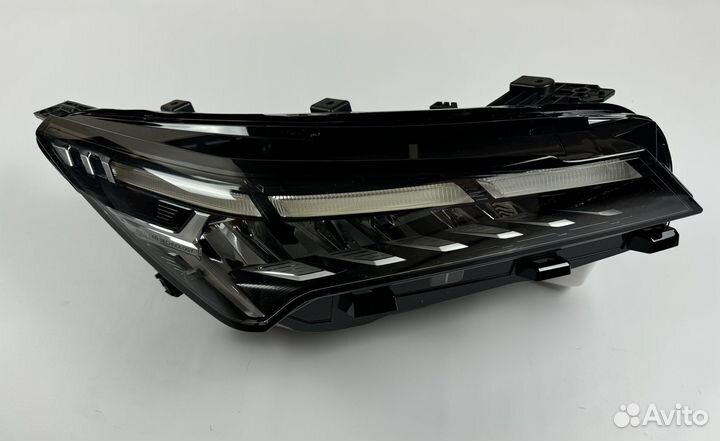 Фара передняя правая Geely Coolray рест с дефектом