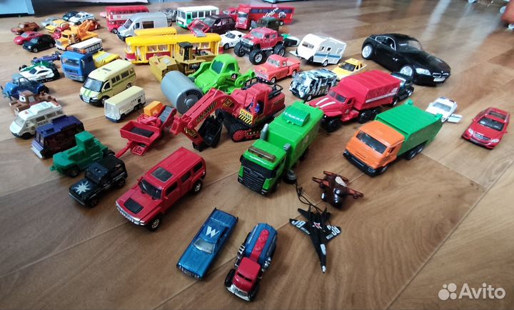 Машинки- модельки и игровой коврик