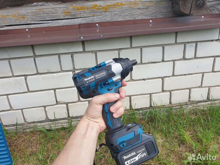 Гайковерт Makita