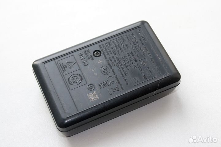 Зарядное устройство Sony BC-VH1 без кабеля