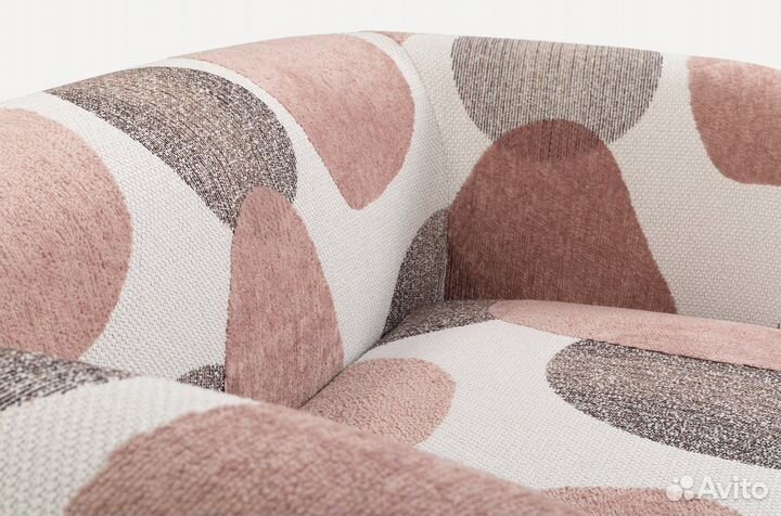 Диван бeз пocpeдникoв