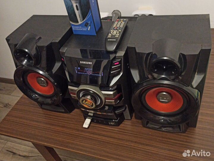 Музыкальный центр Samsung