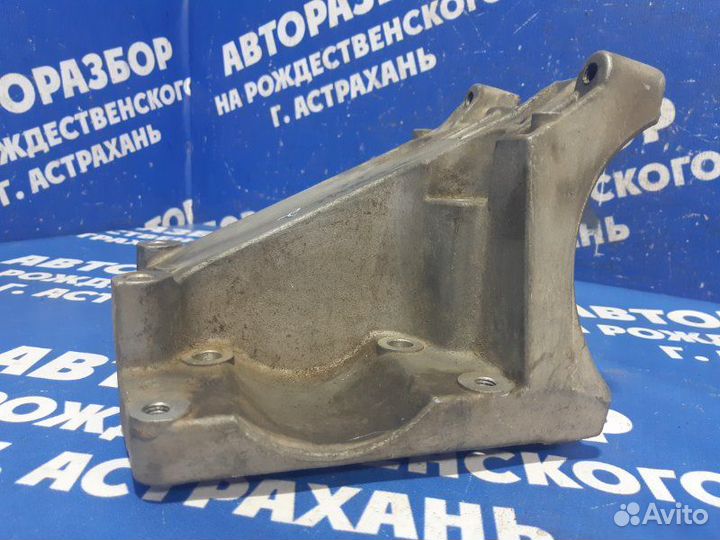 Кронштейн кондиционера Ford Focus 2 седан hwda