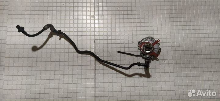 Вакуумный насос Audi A6 C6 3.2 AUK