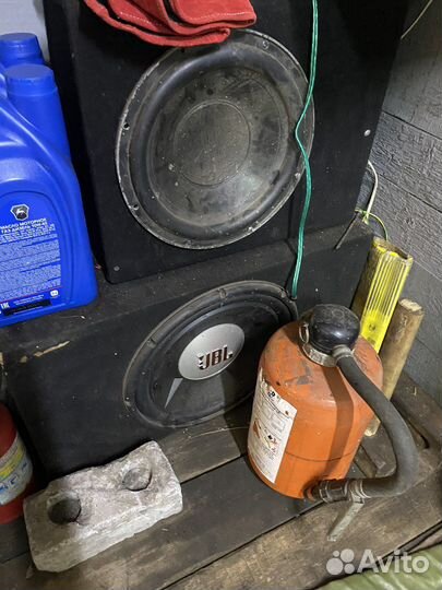 Автомобильный сабвуфер