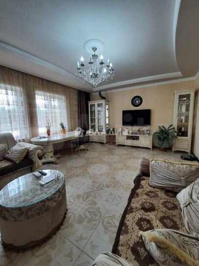 Дом 285 м² на участке 5 сот.