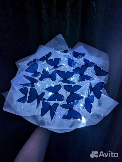 Светящийся букет из бабочек