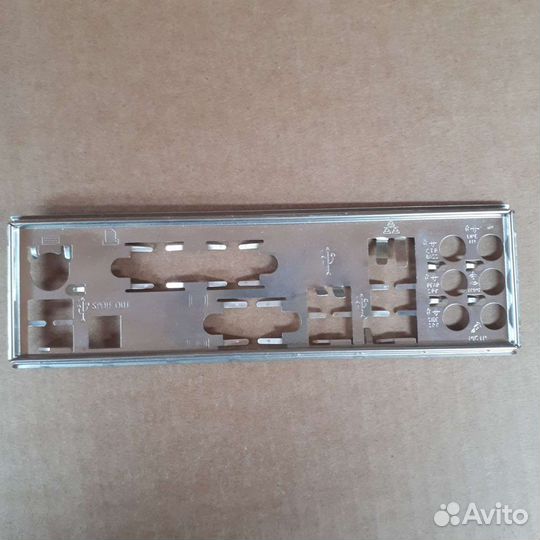 Задняя планка материнской платы