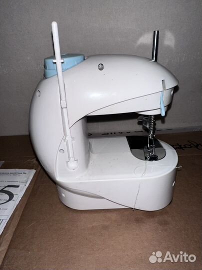 Мини швейная машинка