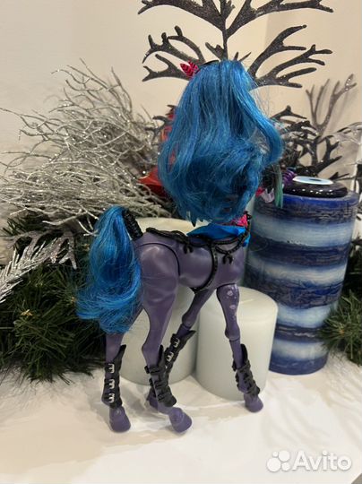 Кукла Монстер Хай Авеа Троттер