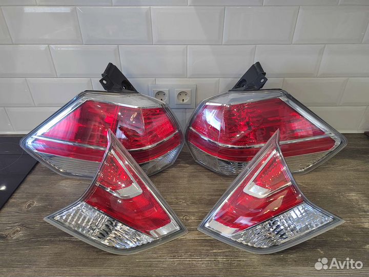 Комплект задних фонарей Nissan X-Trail T32