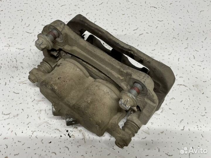 Суппорт тормозной передний левый Jeep Cherokee KL