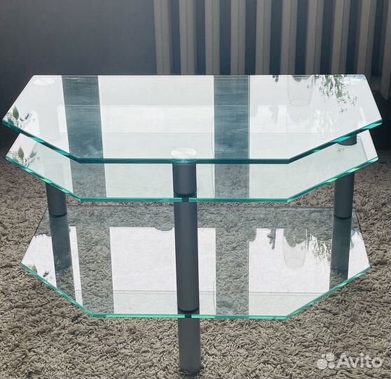 Стеклянная тумба под тв