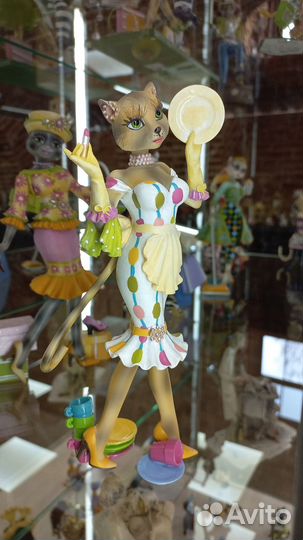 Статуэтка из серии «Domestic Divas». Маргарет Ле В