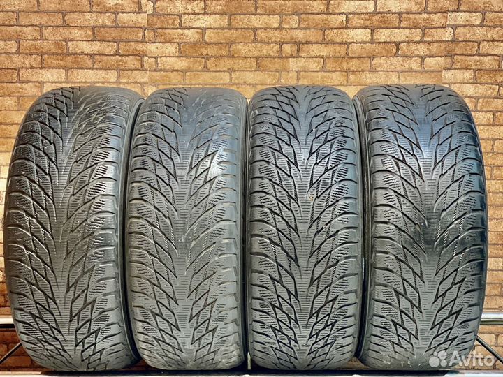Nokian Tyres Hakkapeliitta R2 235/55 R17 103R