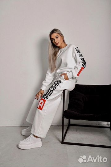Спортивный белый костюм Diesel