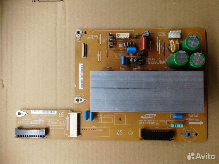 Телевизор Samsung PS42B430P2W в разборе