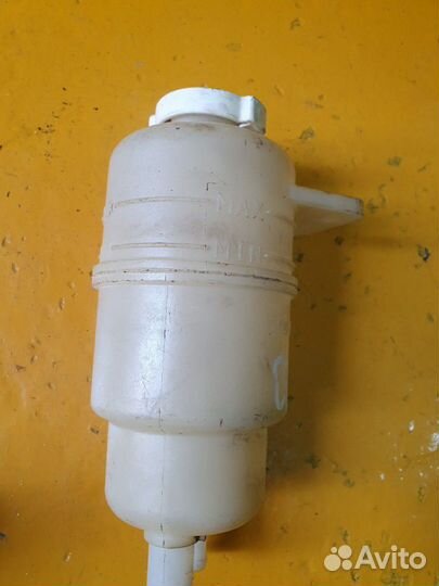 Бачок гидроусилителя гура митсубиси mitsubishi 1.8