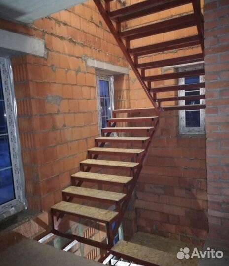 Лестница на второй этаж. От производителя