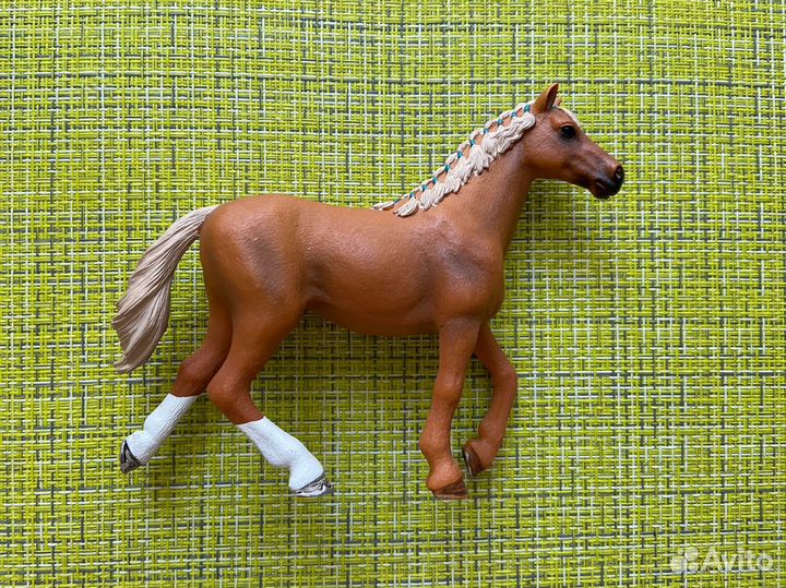 Фигурки лошадей schleich
