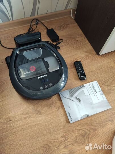 Робот пылесос Samsung vr7030wg