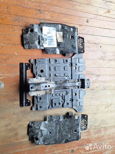 Защита днища ленкрузер 200