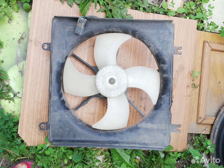 Диффузор вентилятора Хонда CR-V 1