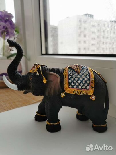 Статуэтка слон