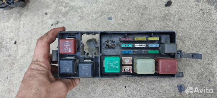 Блок предохранителей Toyota Vista SV30