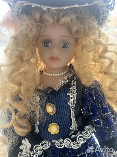 Кукла фарфоровая коллекционная