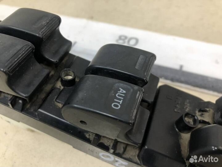 Блок управления стеклоподъемниками Toyota Corolla