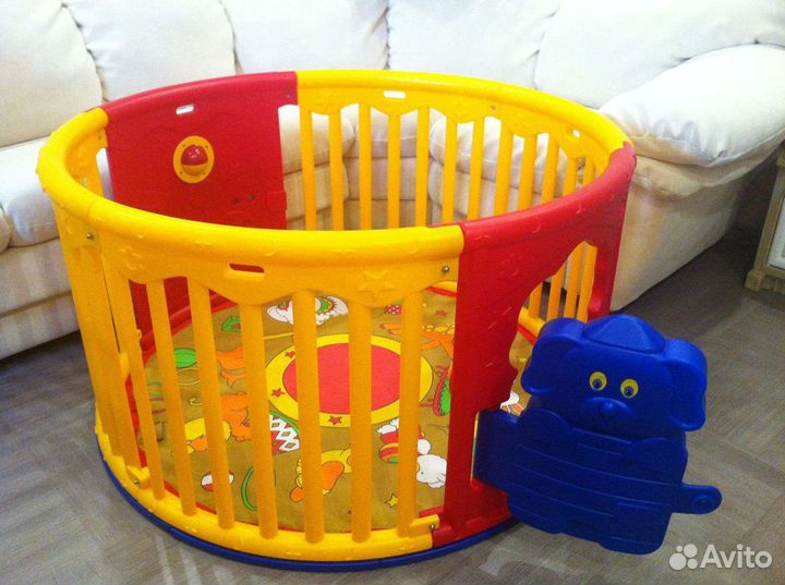 Напольный манеж с дверцей