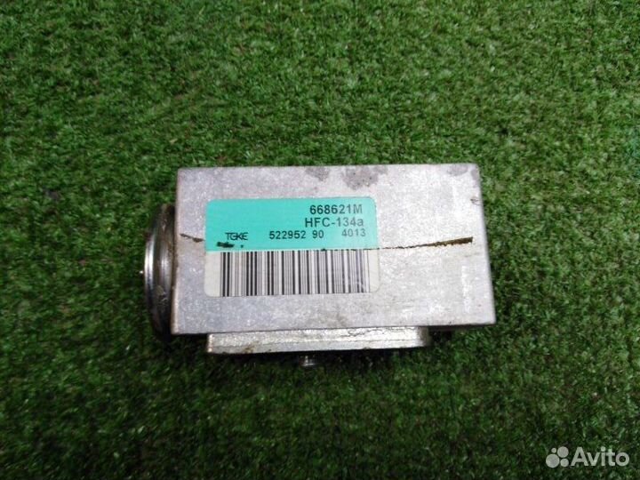 Клапан кондиционера Renault Duster F4RA400 2013