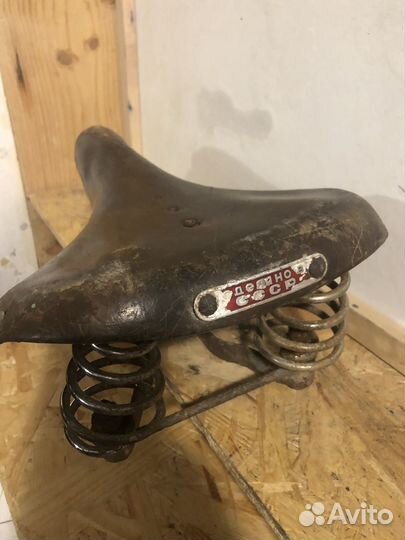 Седло ретро СССР на велосипед
