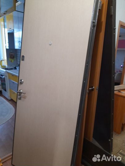 Дверь входная металлическая