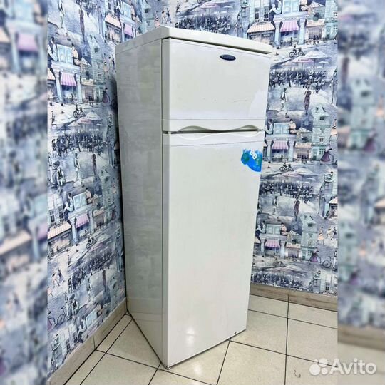 Холодильник б/у двехдверный, двухкамерный