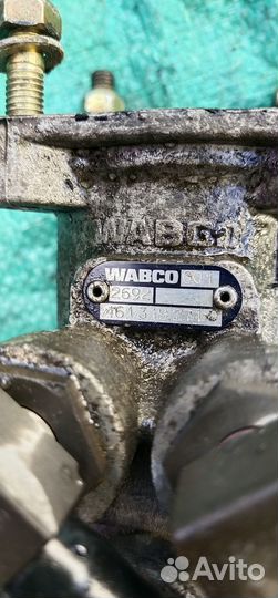 Кран тормозной Mercedes