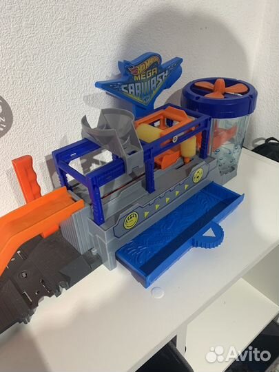 Трек Хот Вилс автомойка