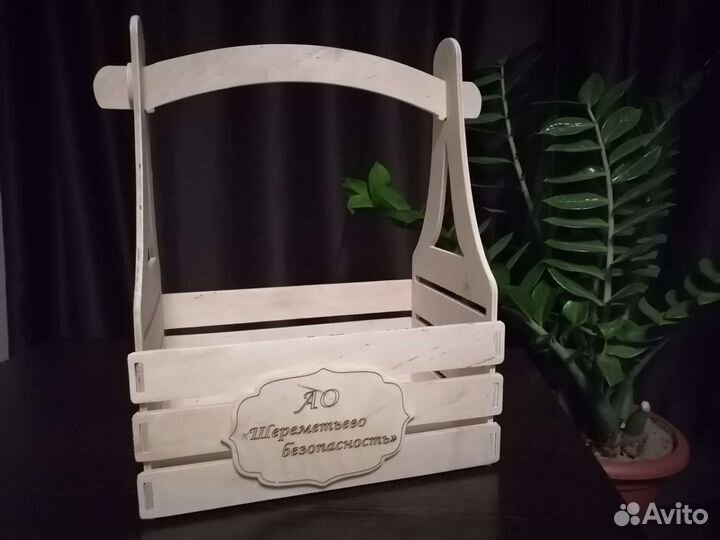 Ящик корзина для подарка