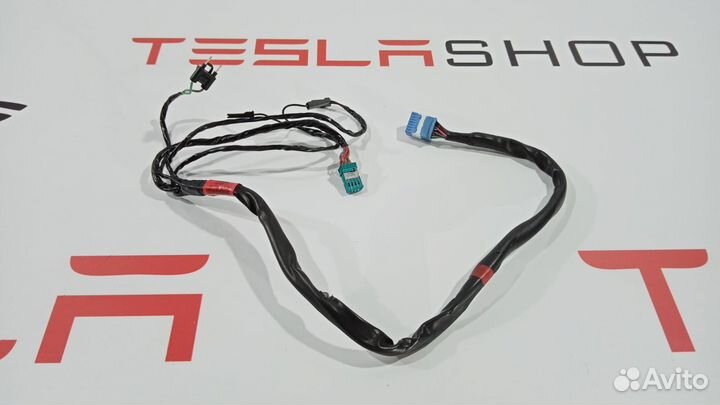 Электропроводка зеркала наружного Tesla Model 3