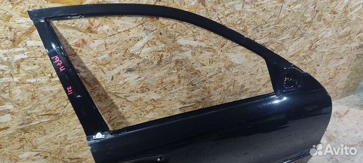 Дверь передняя правая 197U Mercedes Benz W211