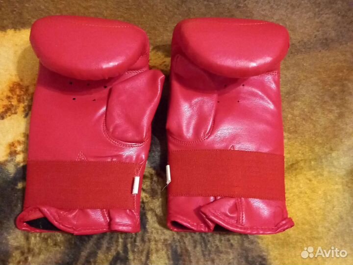 Боксерские перчатки