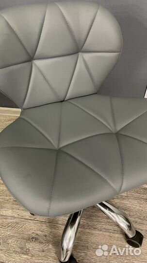 Стул стул мастера маникюра/педикюра