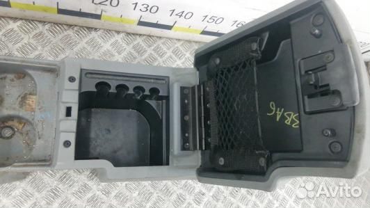 Подлокотник центральный jeep grand cherokee WK (3B