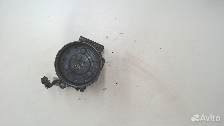 Компрессор кондиционера Mitsubishi Carisma, 1997