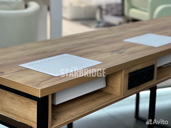 Маникюрный стол на 3 мастера