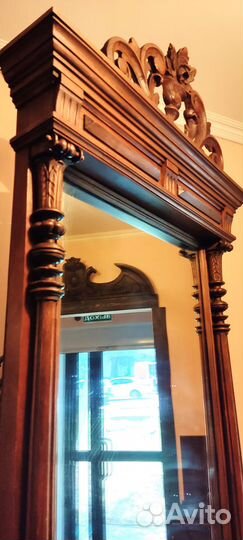 Старинное зеркало