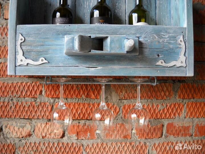 Навесная бутылочница с бокалодержателем