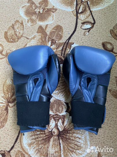 Боксерские перчатки 12 oz clinch