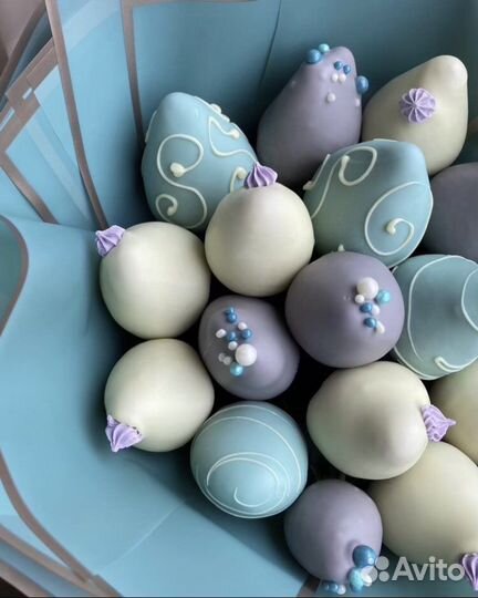 Букеты из клубники в шоколаде, подарочные наборы